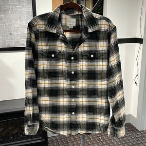 American Eagle Flannel. Mens. Medium. Soft. Great Condition!